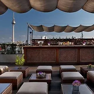 Amano & Hotel 4*