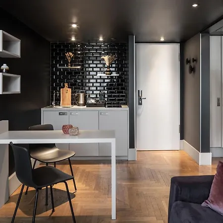 Amano & Hotel 4*
